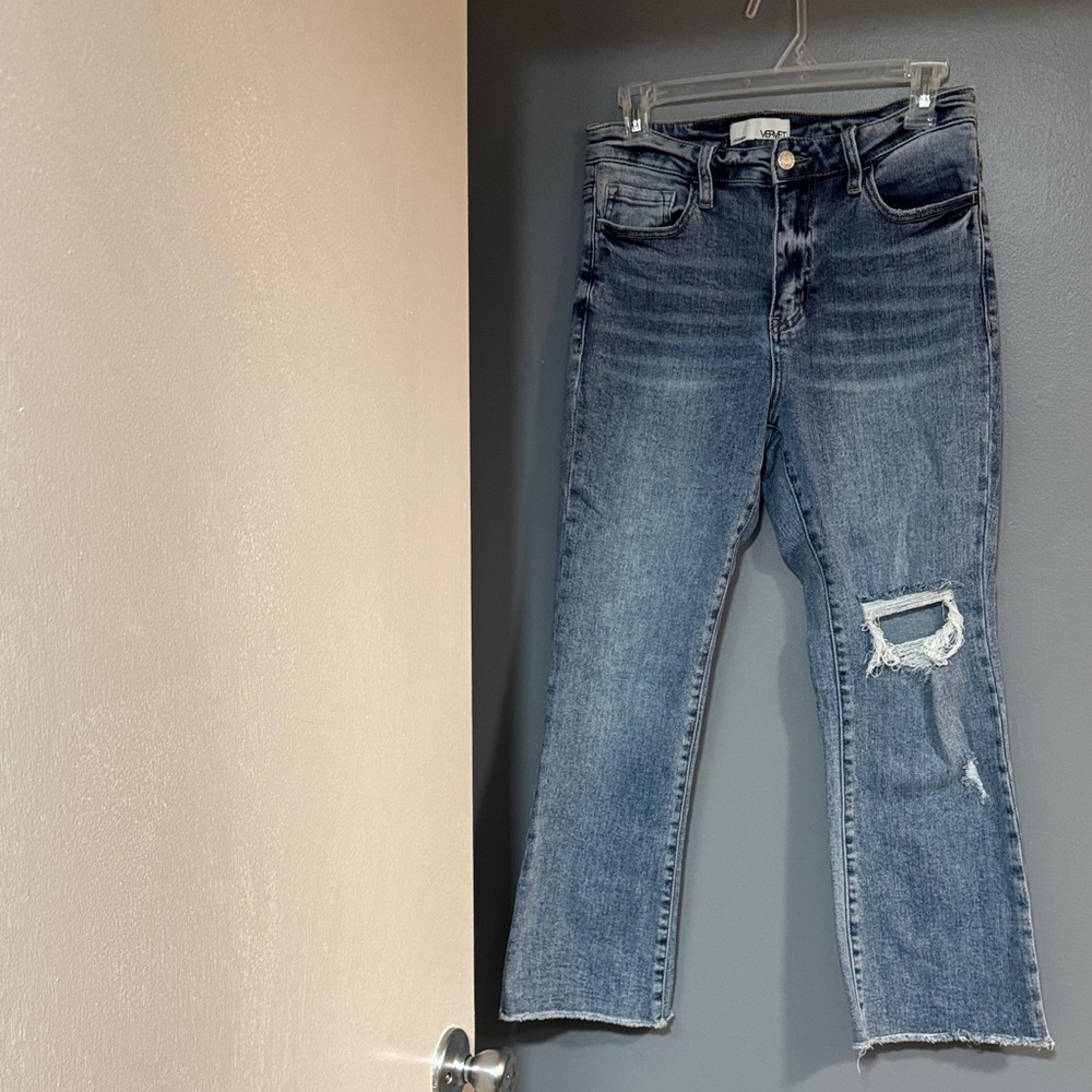 Vero Moda Distressed Straight Leg Jeans in Blue